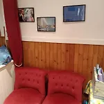 Cadre De Rêve Vous Faites Le Ménage- Very Good Prices But Have To Clea-n Th-e Flat Cannes