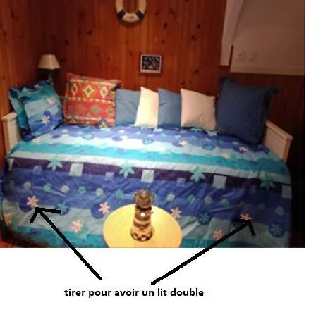 Cadre De Reve Vous Faites Le Menage- Very Good Prices But Have To Clea-n Th-e Flat