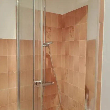 Apartment Cadre De Reve Vous Faites Le Menage- Very Good Prices But Have To Clea-n Th-e Flat *