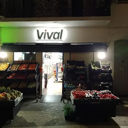 Cadre De Reve Vous Faites Le Menage- Very Good Prices But Have To Clea-n Th-e Flat *