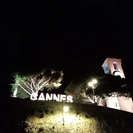 Cadre De Rêve Vous Faites Le Ménage- Very Good Prices But Have To Clea-n Th-e Flat * Cannes