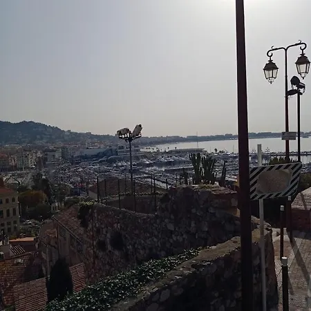 Cadre De Reve Vous Faites Le Menage- Very Good Prices But Have To Clea-n Th-e Flat Apartment