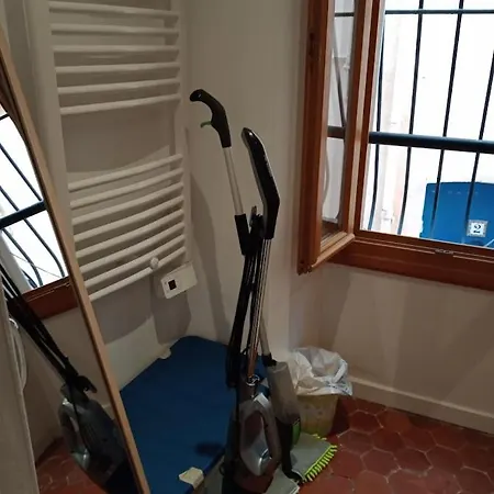 Cadre De Reve Vous Faites Le Menage- Very Good Prices But Have To Clea-n Th-e Flat Apartament