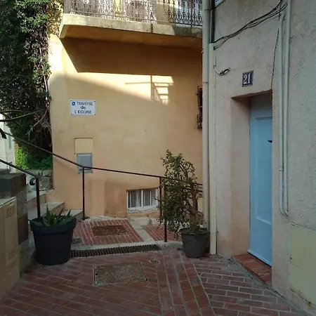 Cadre De Reve Vous Faites Le Menage- Very Good Prices But Have To Clea-n Th-e Flat