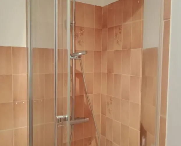 Apartment Cadre De Reve Vous Faites Le Menage- Very Good Prices But Have To Clea-n Th-e Flat *