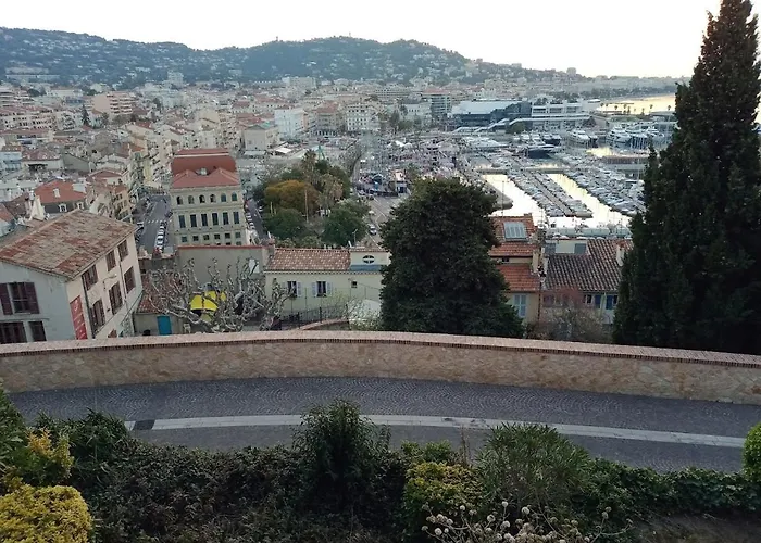 Apartment Cadre De Reve Vous Faites Le Menage- Very Good Prices But Have To Clea-n Th-e Flat *