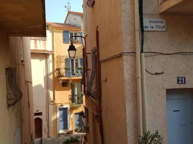 Cadre De Reve Vous Faites Le Menage- Very Good Prices But Have To Clea-n Th-e Flat Apartment