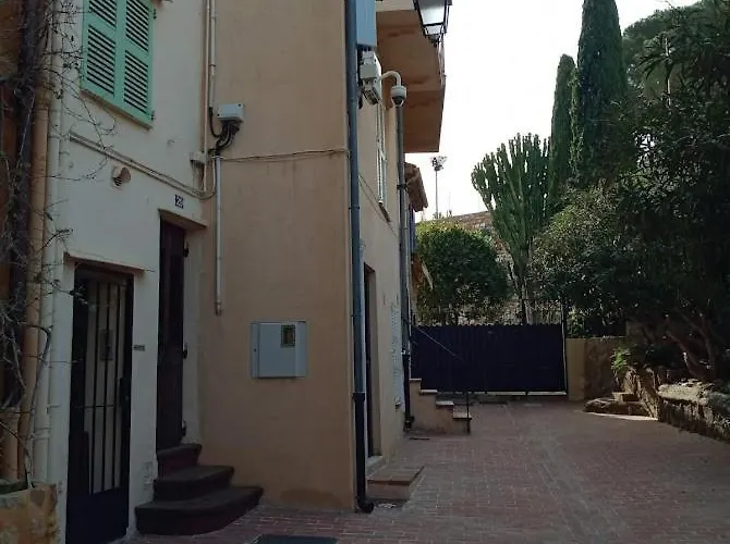 Apartment Cadre De Reve Vous Faites Le Menage- Very Good Prices But Have To Clea-n Th-e Flat Cannes