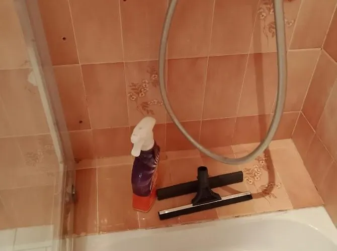 Cadre De Reve Vous Faites Le Menage- Very Good Prices But Have To Clea-n Th-e Flat Apartment *