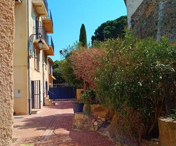 Cadre De Reve Vous Faites Le Menage- Very Good Prices But Have To Clea-n Th-e Flat Apartment Cannes