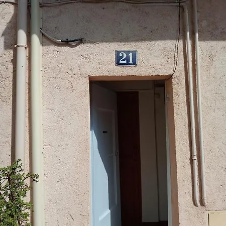 Cadre De Reve Vous Faites Le Menage- Very Good Prices But Have To Clea-n Th-e Flat Διαμέρισμα *